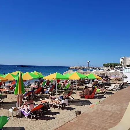 Semesterbostad Litsa's Maisonette Near Sea - Center *