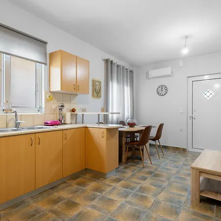 Litsa's Maisonette Near Sea - Center Ferienhaus *