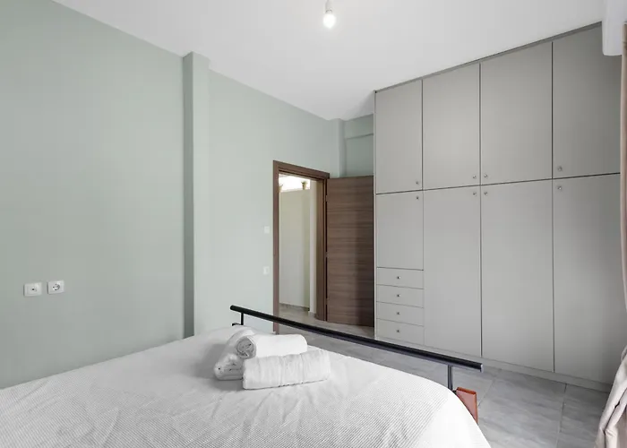 Hébergement de vacances Litsa's Maisonette Near Sea - Center